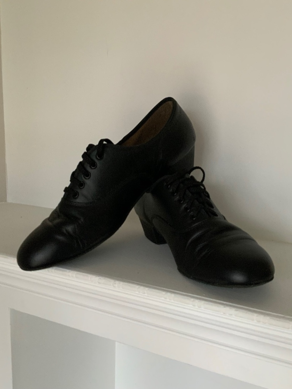 Angelo Luzio youth dancing shoes, size 7 1/2, black